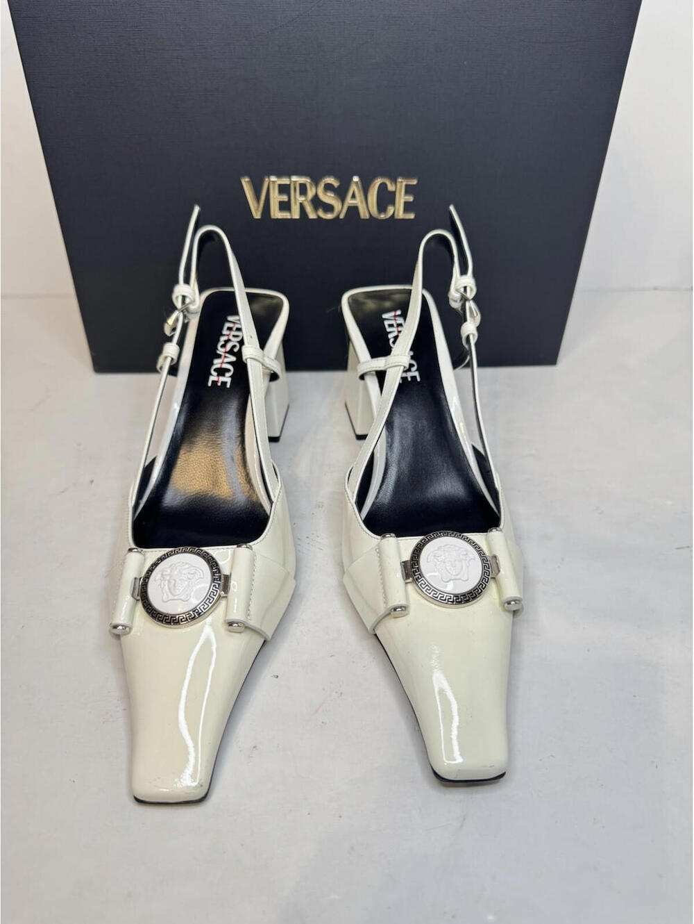 Versace Medusa Head leather pumps Size 37/7
